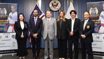 <font size="4">在福岡米国領事館「ガーディアン・ガールズ空手」レセプション</font>