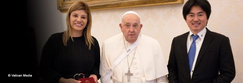 教皇公邸にてローマ教皇と個別面談